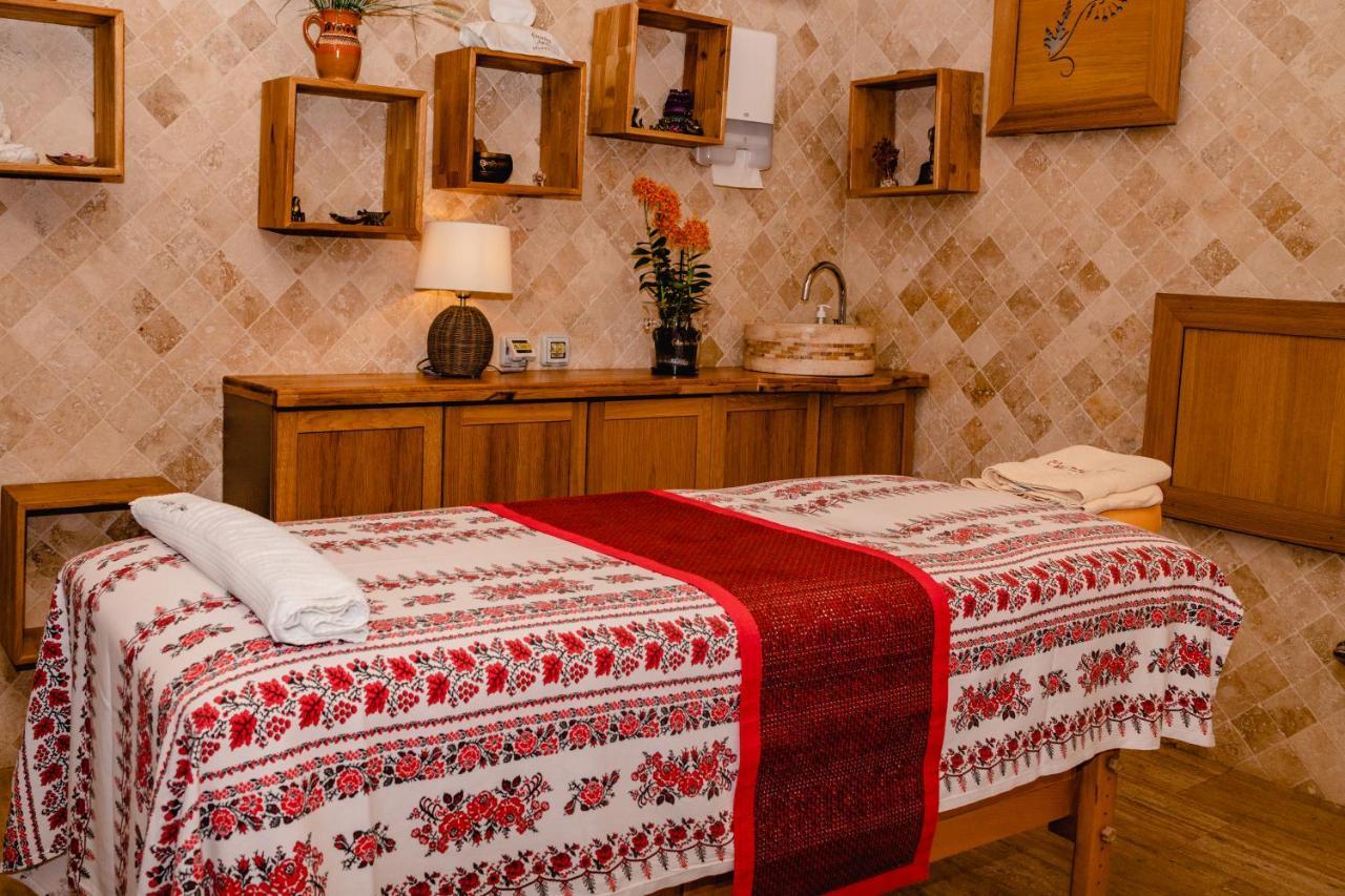 Country Spa Retreat Snagov Exterior foto Massage table