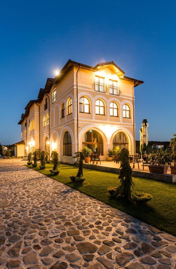 Country Spa Retreat Snagov Exterior foto The hotel