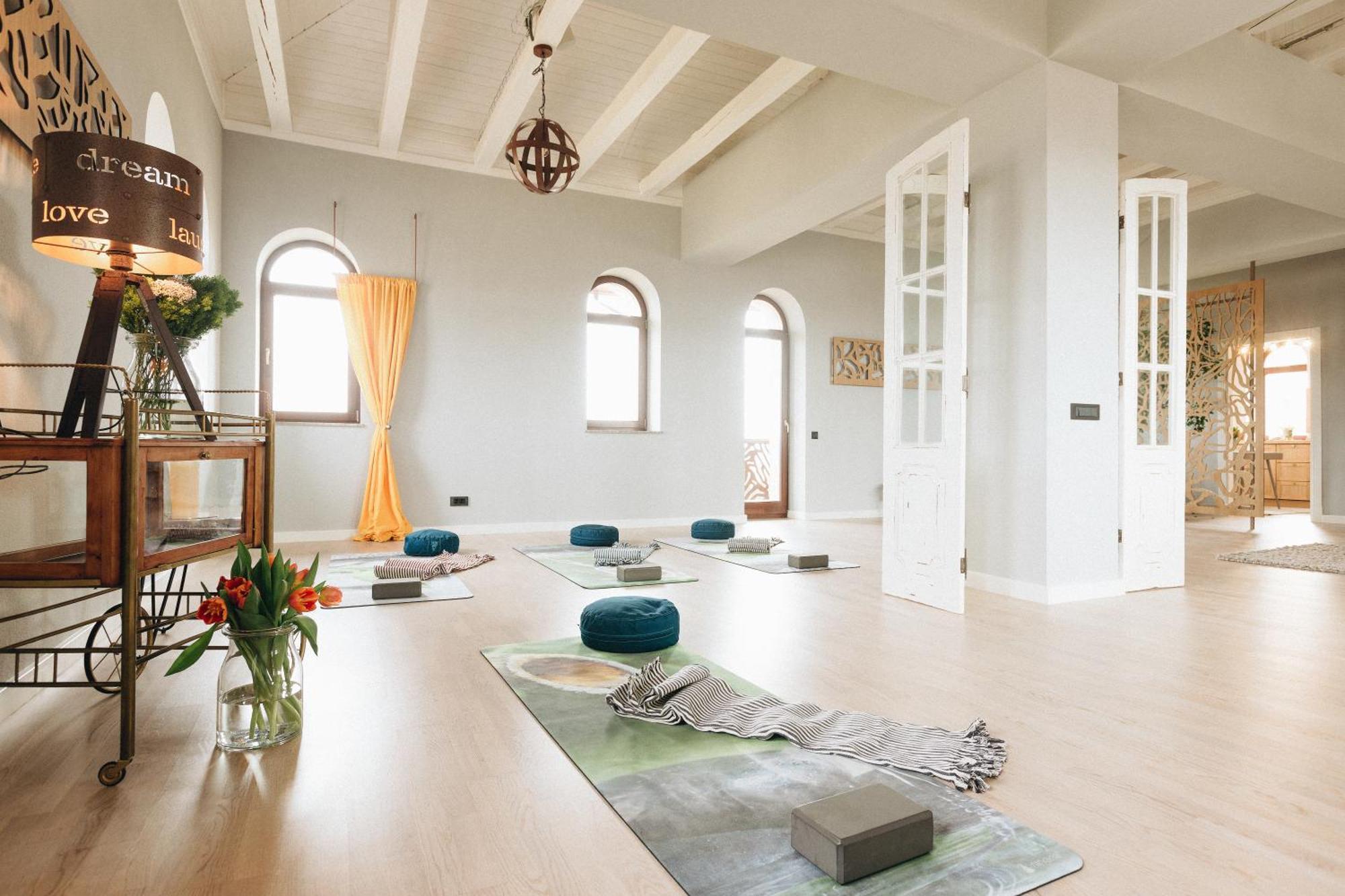 Country Spa Retreat Snagov Exterior foto The Yoga Room